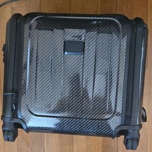 Tumi Compact Hardshell Carry-On Spinner Luggage in Carbon Fiber Black